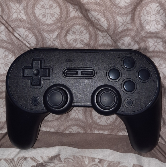 8BitDo Pro+ Bluetooth Universal Controller - Picture 2 of 2